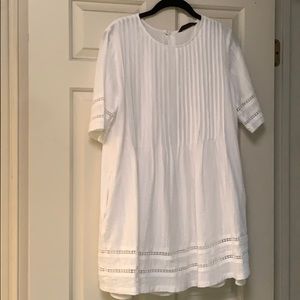 Knot Sisters white fully lined dress S wi/ pleats